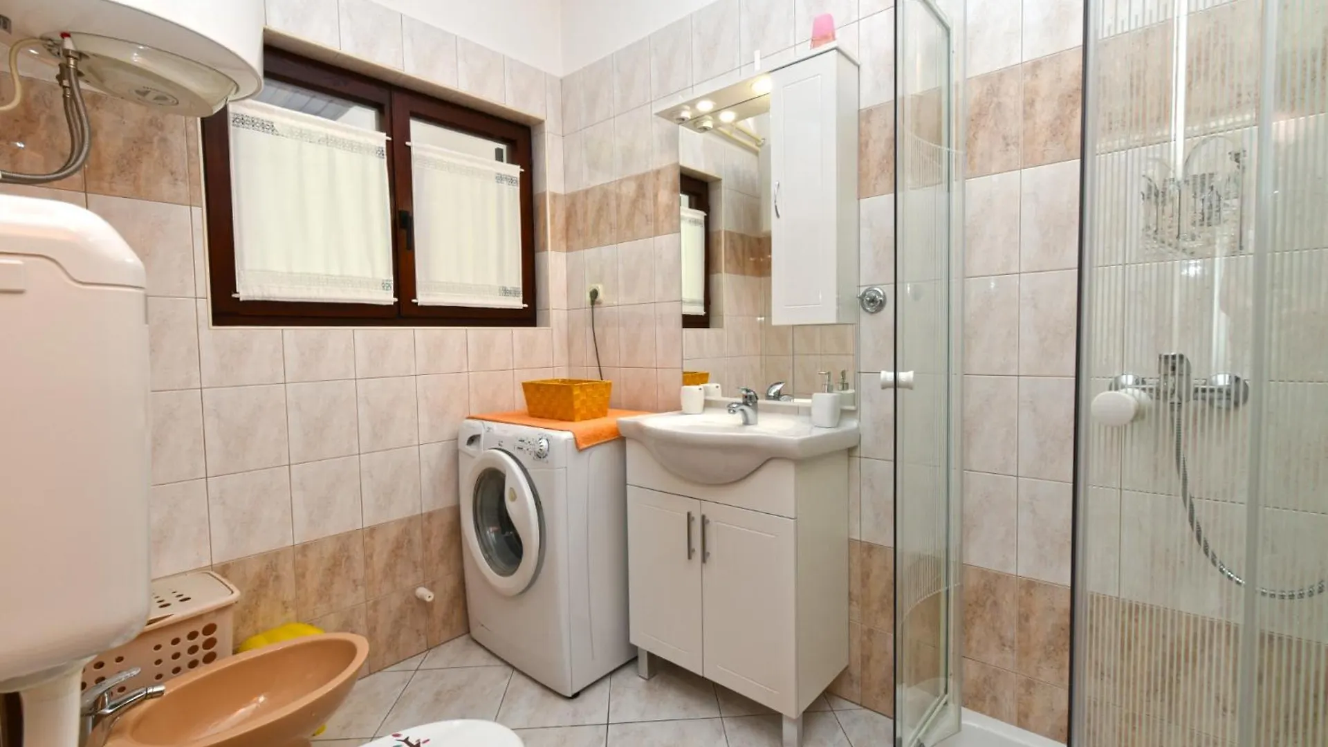 Apartments Nevina 1230 Pula