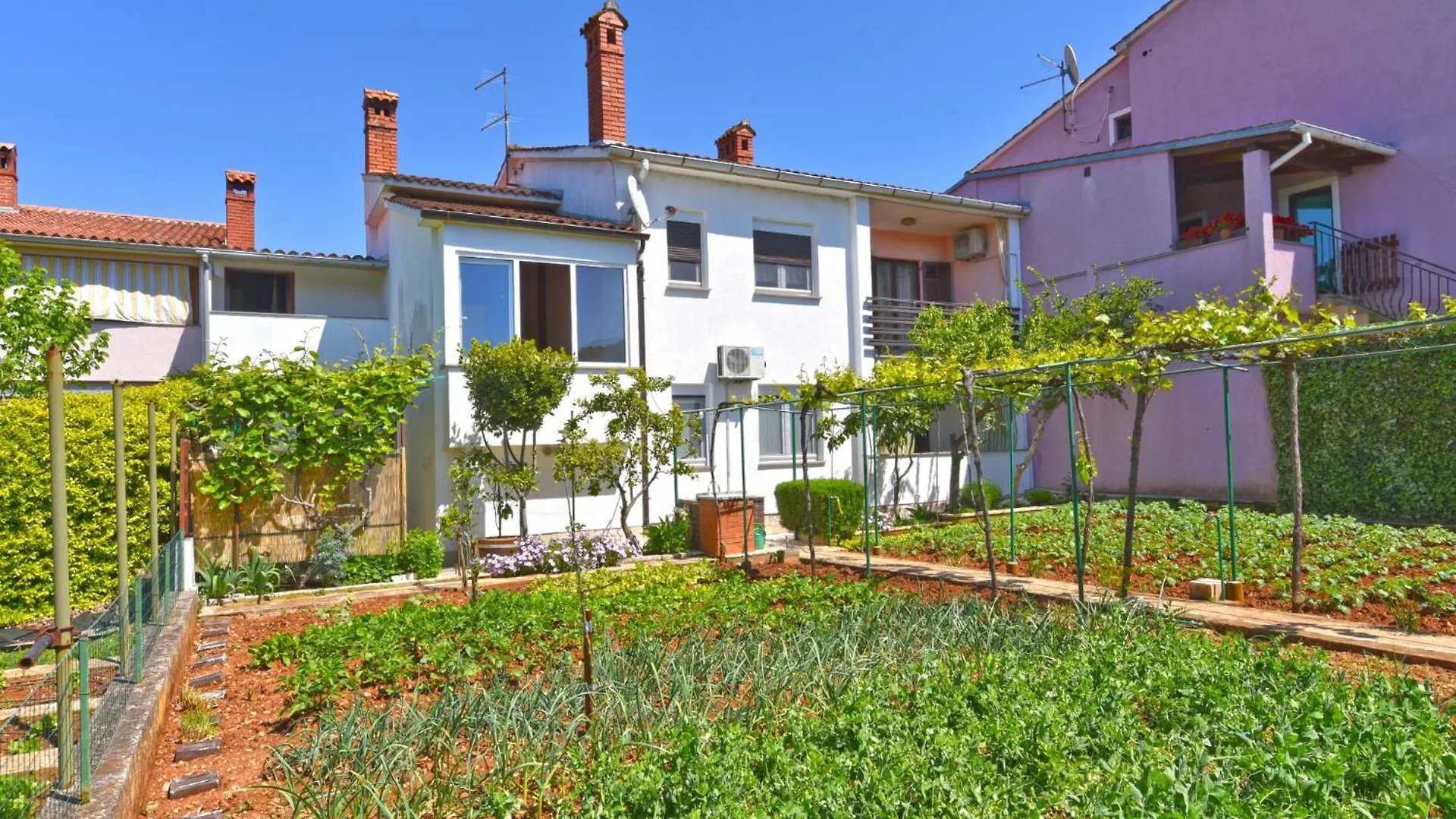 Apartments Nevina 1230 Pula